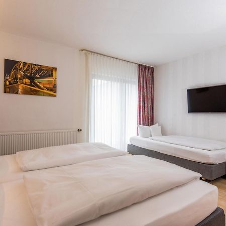 Hotel & Wirtshaus Hansen Bergisch Gladbach Exterior foto