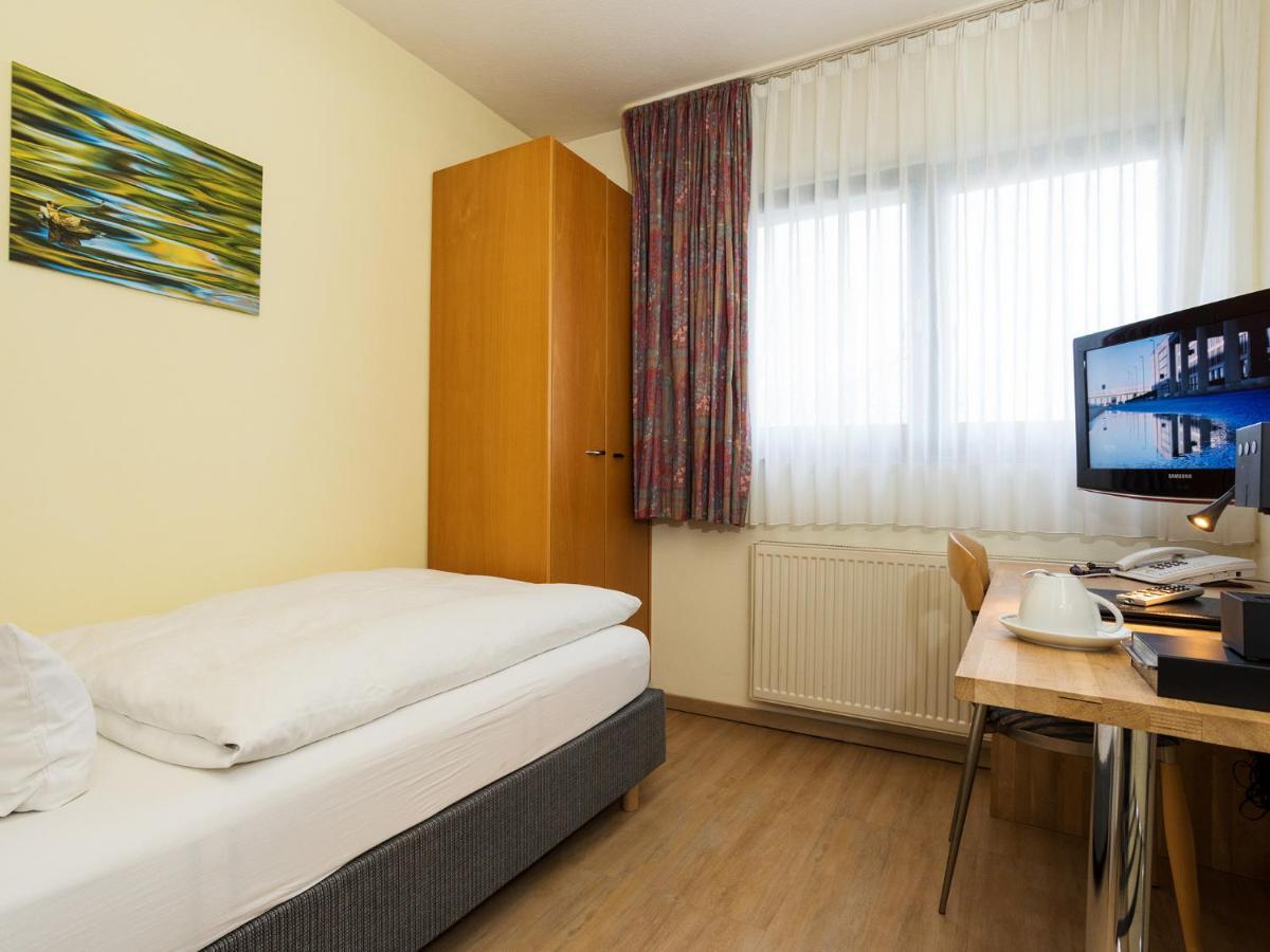 Hotel & Wirtshaus Hansen Bergisch Gladbach Exterior foto